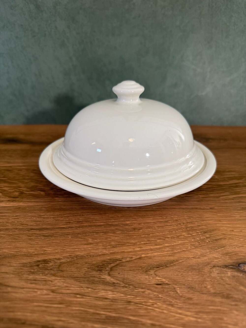 Pfaltzgraff Hearth Round Cheese Dish And Lid White